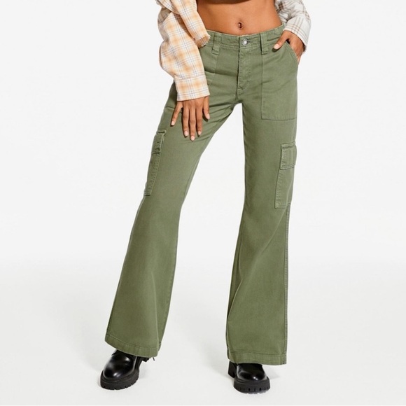 Y2K Aeropostale green low rise utility cargo flare pants 11 12R EUC - Picture 1 of 7